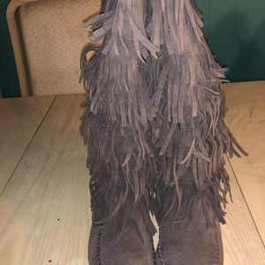 Shoes of soul fringed mocassin boots!